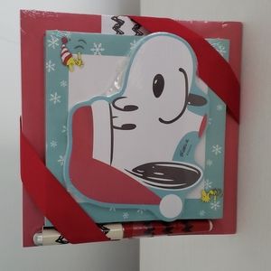 New Snoopy/Peanuts Memo Pad Set with Pen.